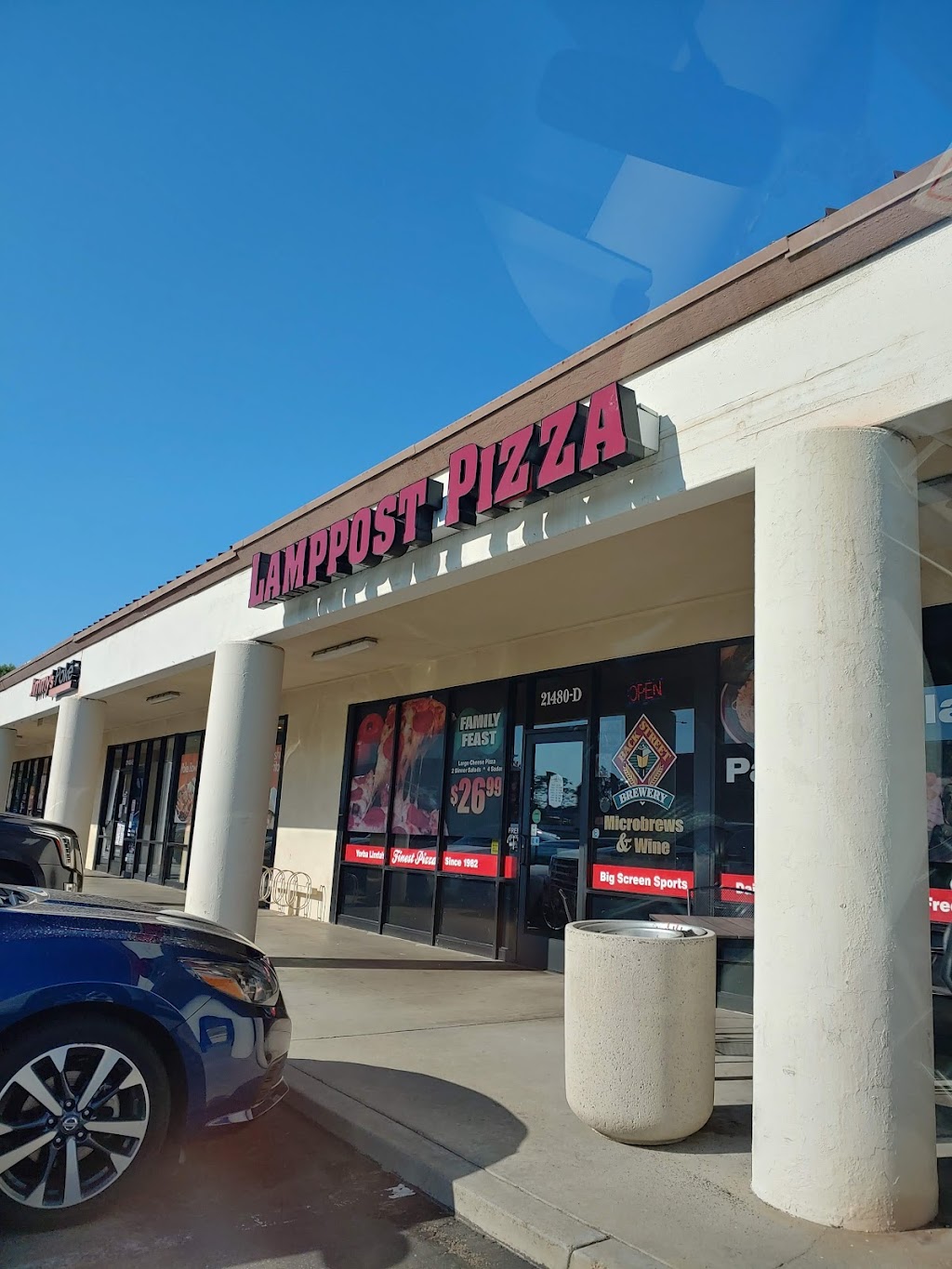 Lamppost Pizza | 21480 Yorba Linda Blvd D, Yorba Linda, CA 92887, USA | Phone: (714) 693-9190