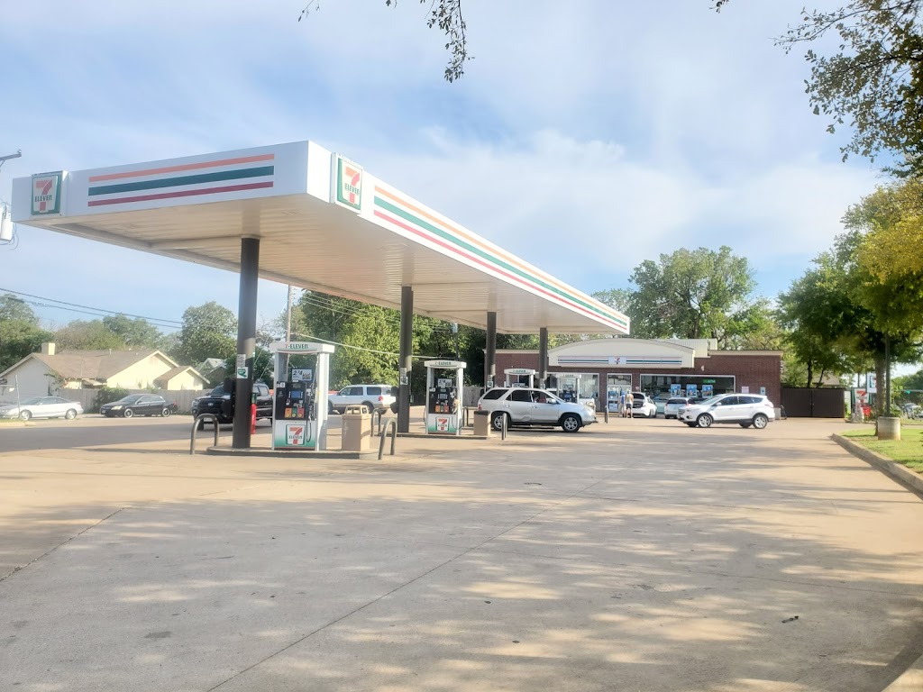 7-Eleven | 205 S Collins St, Arlington, TX 76010, USA | Phone: (817) 271-5752