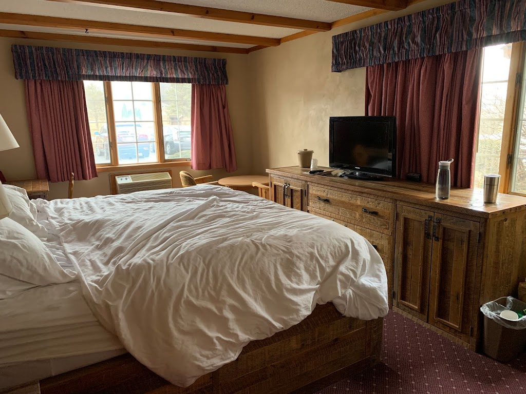 Chalet Landhaus Inn | 801 WI-69, New Glarus, WI 53574, USA | Phone: (608) 527-5234