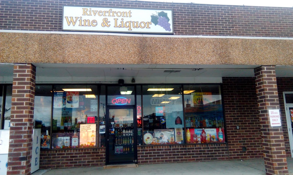 Riverfront Wine & Liquor | Riverfront Center, Amsterdam, NY 12010, USA | Phone: (518) 843-7410