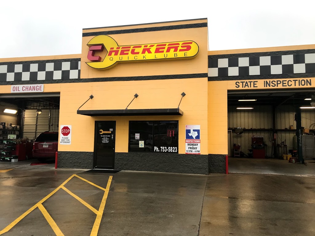 Checkers Quick Lube | 2720 E Kearney St, Laredo, TX 78043, USA | Phone: (956) 753-5823