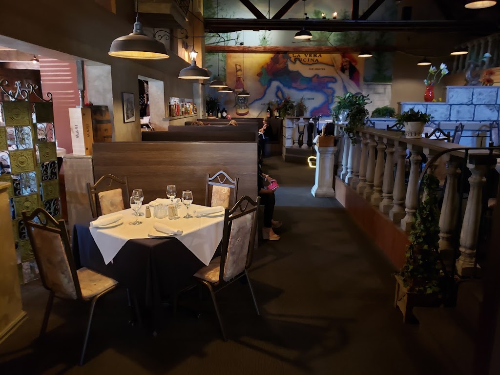 Coppolas Ristorante & Banquet Facility | 203 Carlton St, St. Catharines, ON L2R 1S1, Canada | Phone: (905) 688-6694