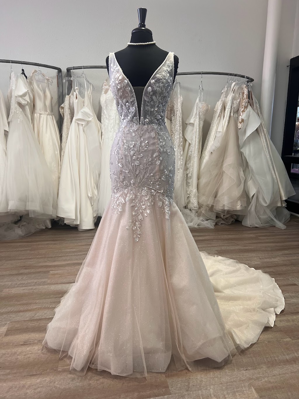 LeAnn’s Bridal | 101 E Main St suite 107, Denison, TX 75021, USA | Phone: (903) 464-3348