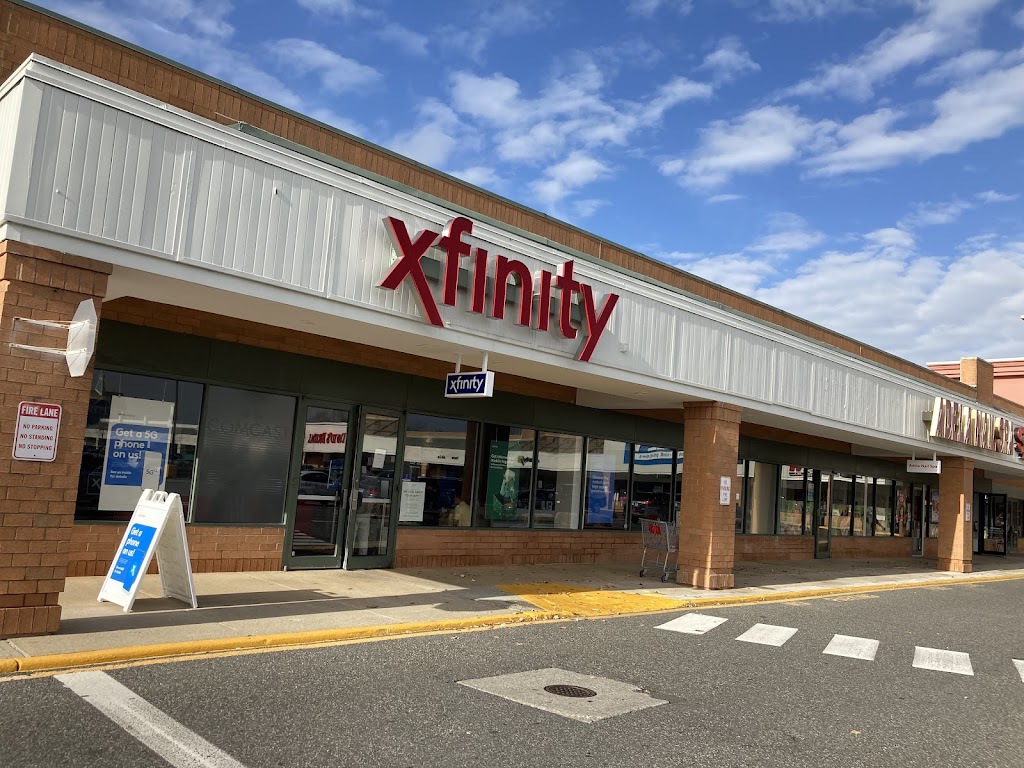 Xfinity Store by Comcast | 15 Backus Ave, Danbury, CT 06810, USA | Phone: (800) 266-2278