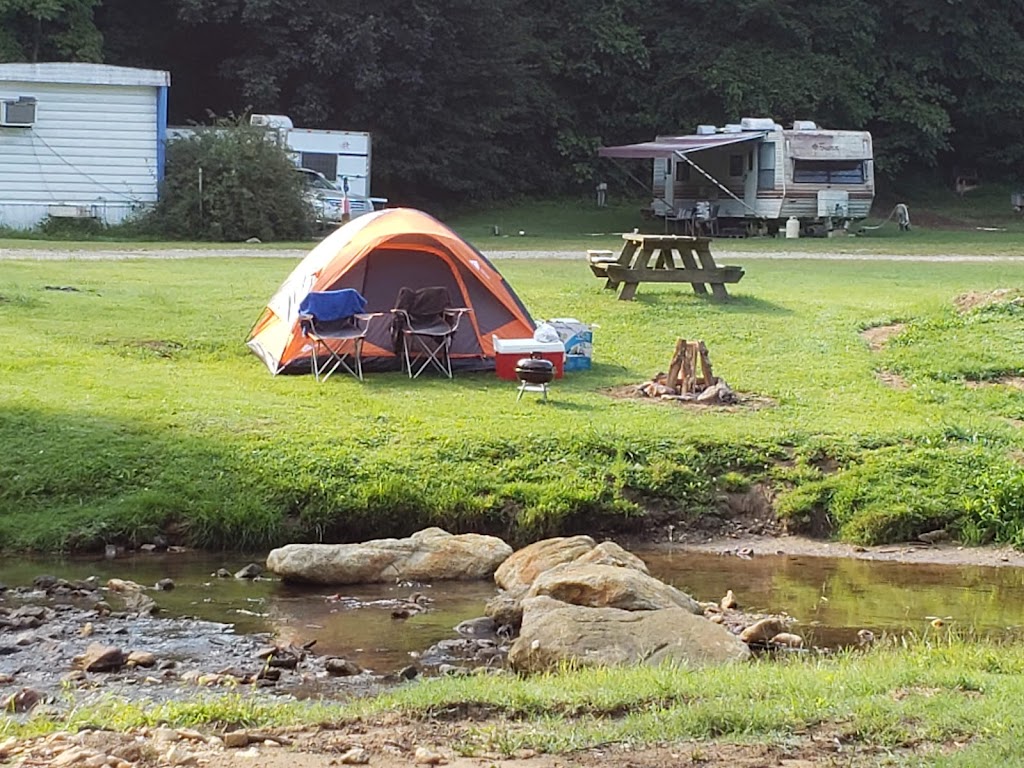 Sunset Park Campground | 1070 Sunset Park Rd, Walnut Cove, NC 27052, USA | Phone: (336) 593-2992