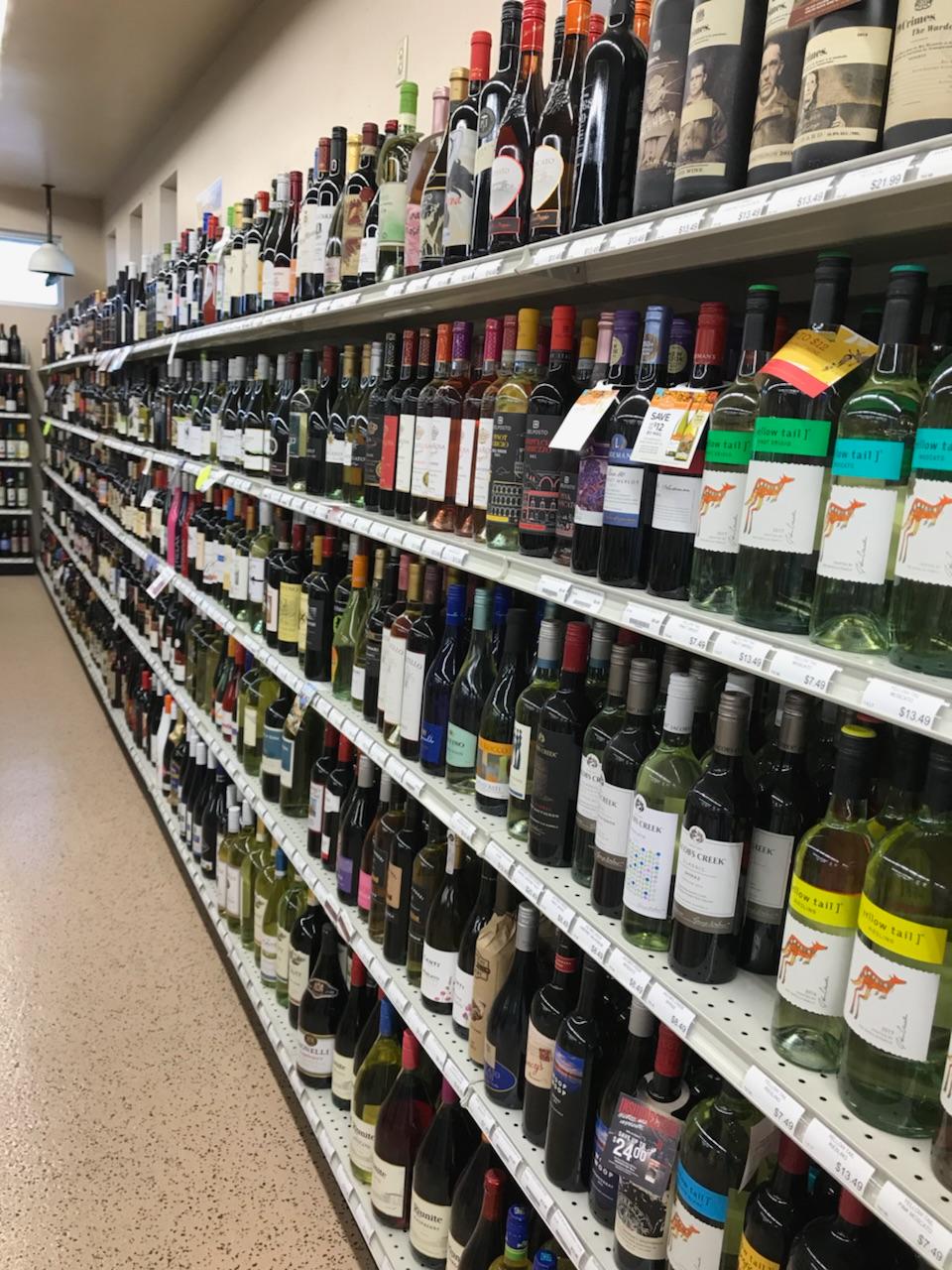 North Branch Liquors (East Store) | 5846 Old Main St, North Branch, MN 55056, USA | Phone: (651) 674-4082