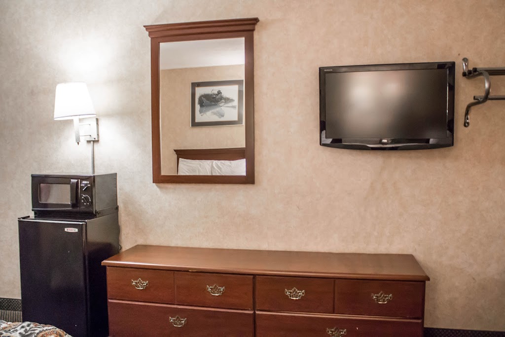 Econo Lodge | 4386 OH-43, Kent, OH 44240, USA | Phone: (330) 678-9927