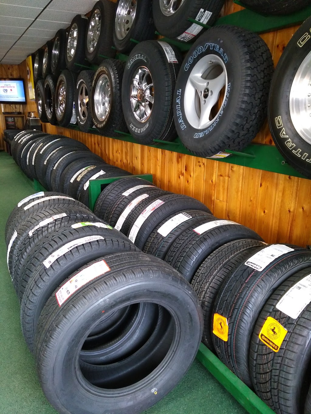 Essey Tire | 5200 PA-51, Belle Vernon, PA 15012 | Phone: (724) 379-4800