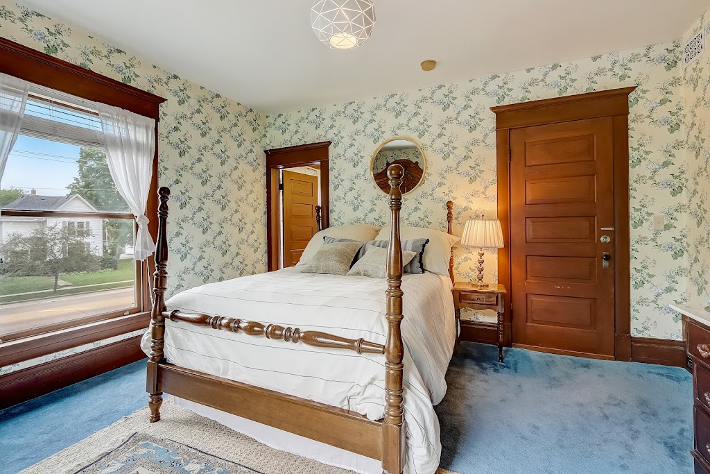 Covington Manor | W9694 US-12, Cambridge, WI 53523, USA | Phone: (608) 658-7744