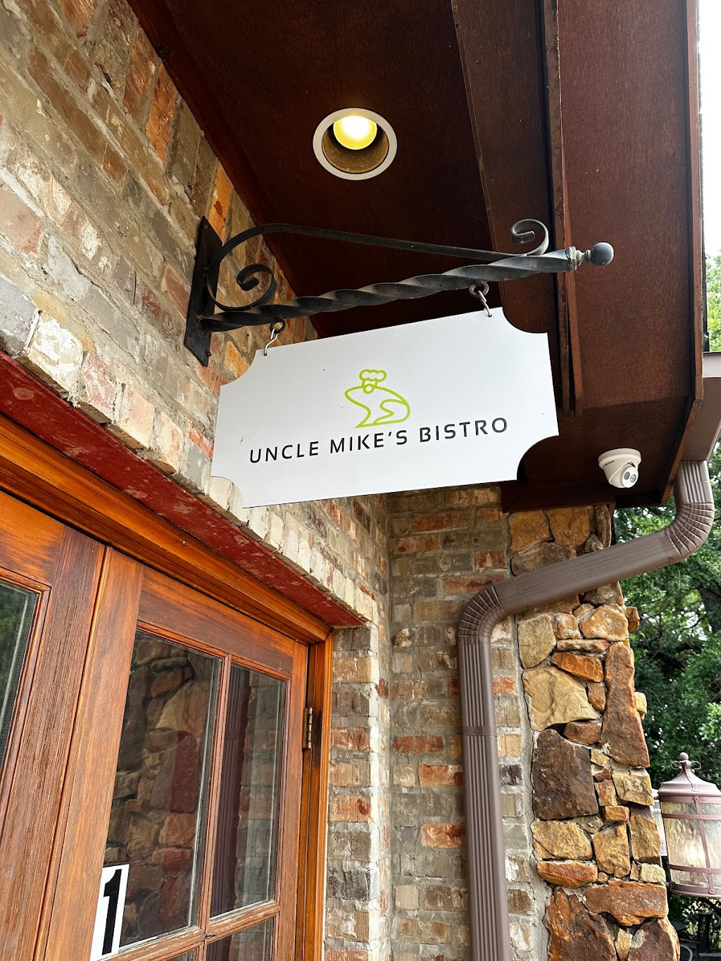 Uncle Mikes Bistro | 144 Old Town Blvd N, Argyle, TX 76226, USA | Phone: (940) 464-4000