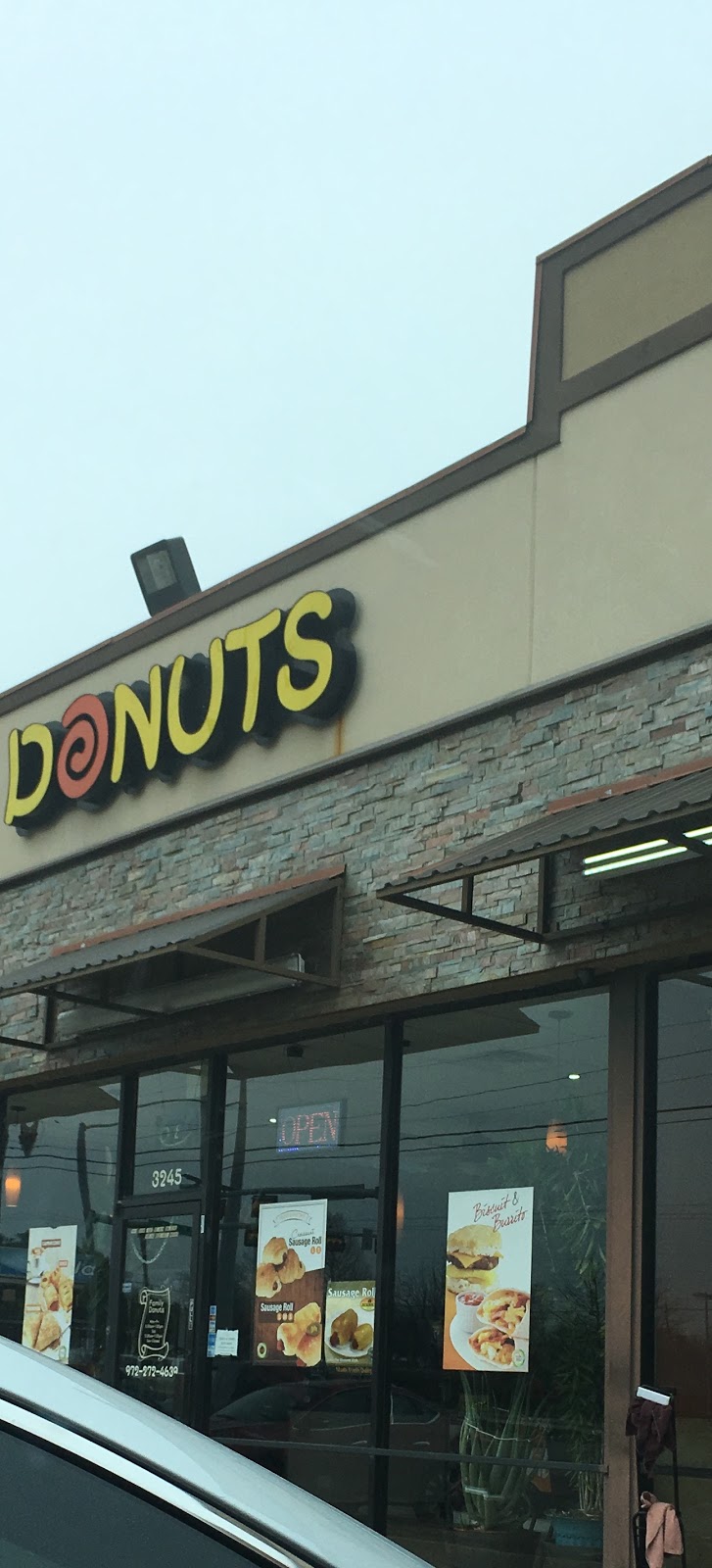 The Family Donuts | 3245 Forest Ln, Garland, TX 75042, USA | Phone: (972) 272-4639