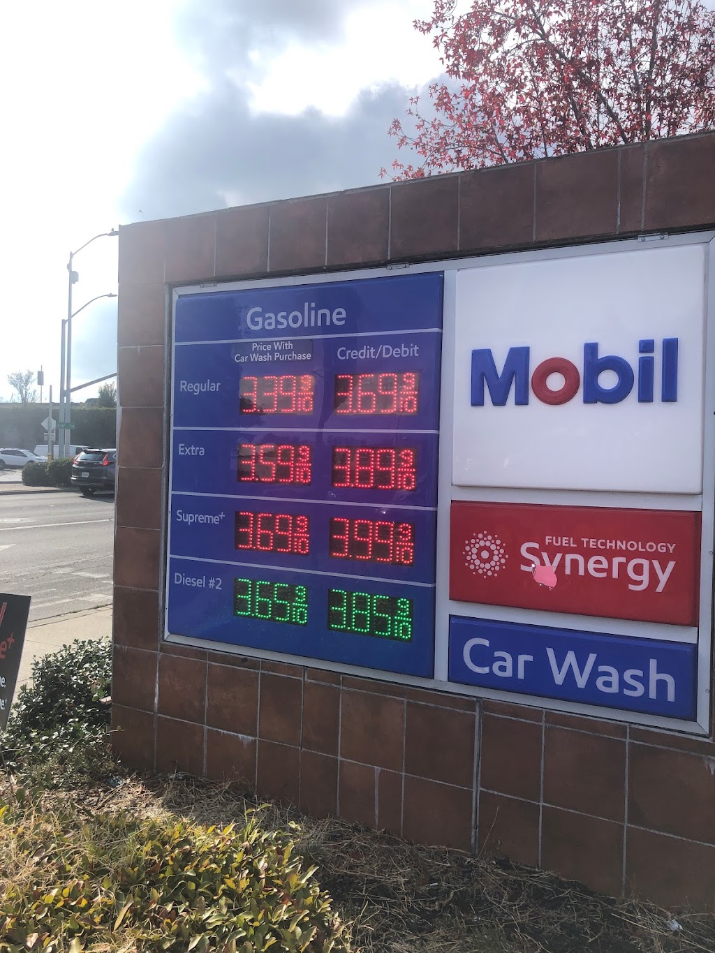 Mobil | 391 W A St, Hayward, CA 94541, USA | Phone: (510) 782-7600