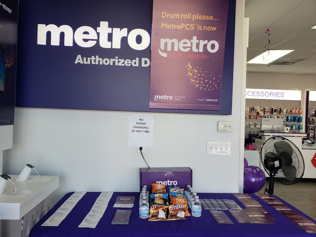 Metro by T-Mobile | 5209 E Olympic Blvd, Los Angeles, CA 90022, USA | Phone: (323) 943-9190
