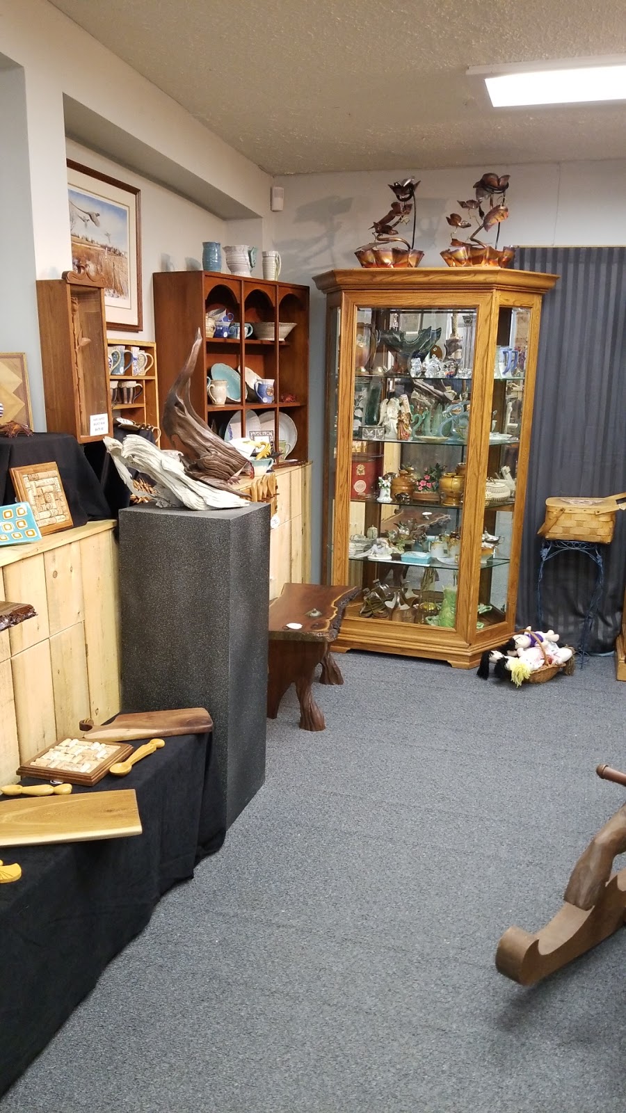 J Leonard Gallery & Vintage Emporium | 12157 OH-88, Garrettsville, OH 44231, USA | Phone: (330) 527-3222