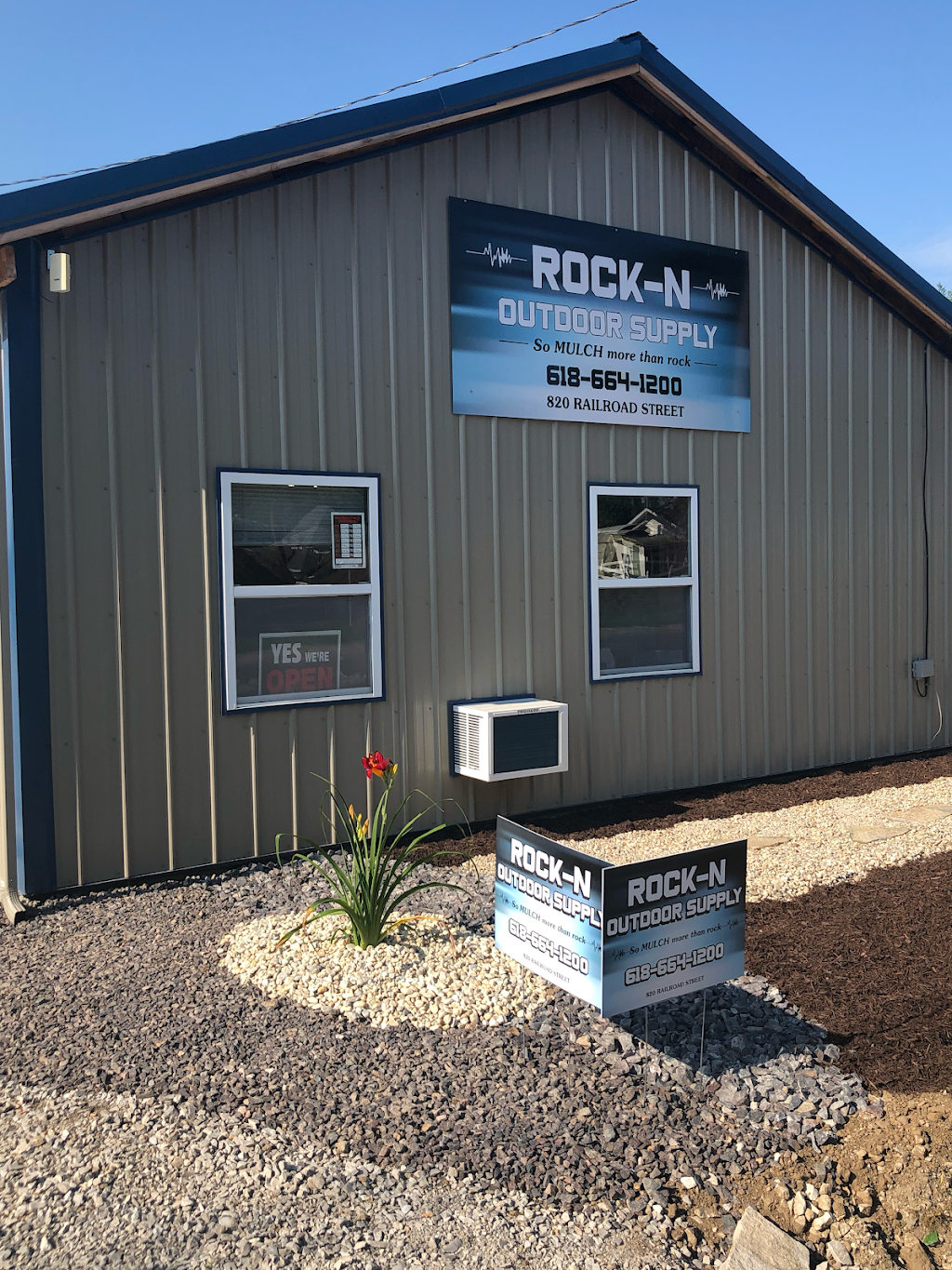 Rock N Outdoor Supply | 820 W Railroad St, Greenville, IL 62246, USA | Phone: (618) 664-1200