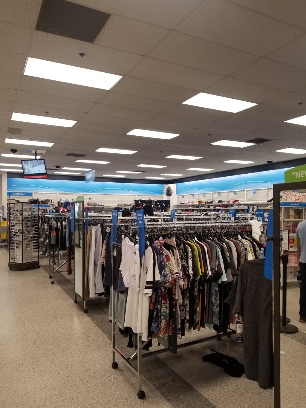 Ross Dress for Less | 10261 River Marsh Dr, Jacksonville, FL 32246 | Phone: (904) 564-2028