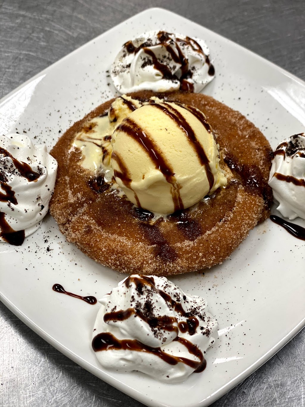 The Cove Bar & Grill | 888 Country Club Dr, Avalon, CA 90704, USA | Phone: (310) 510-2683
