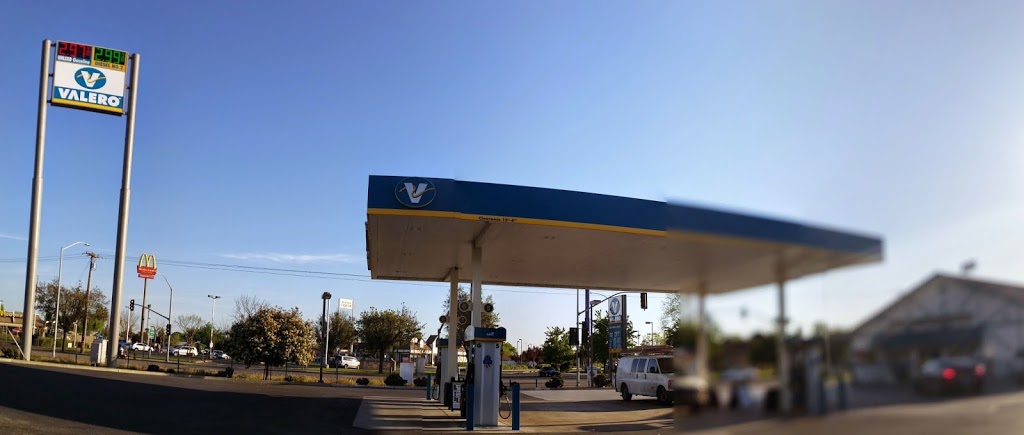 Valero | 501 Sierra St, Kingsburg, CA 93631, USA | Phone: (559) 897-7632