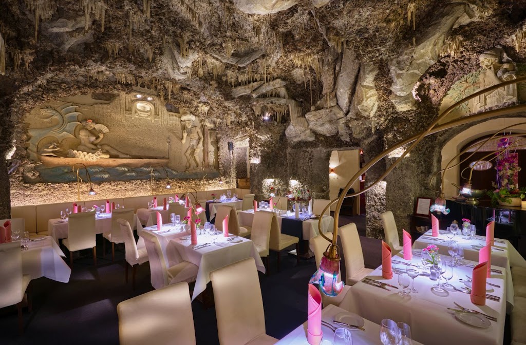 TRITON Restaurant | Václavské nám. 784/26, 110 00 Praha 1-Nové Město, Czechia | Phone: 221 081 218