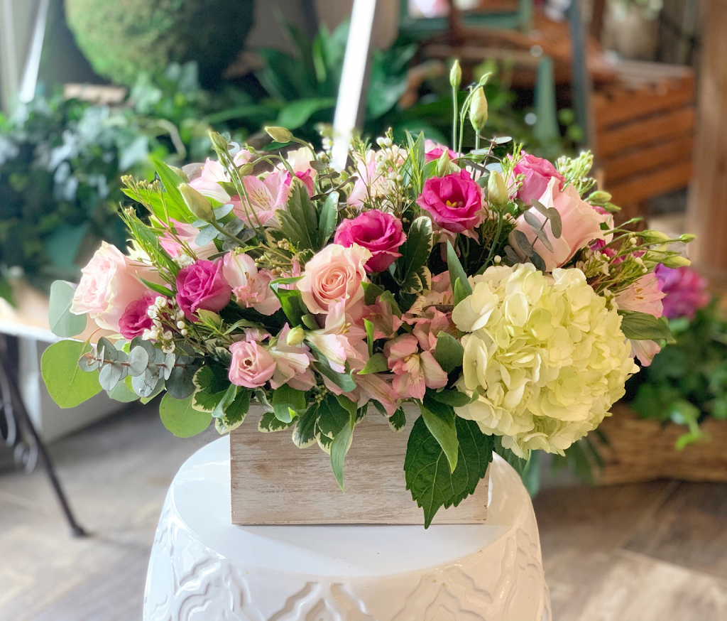 Southern Grace Fresh Floral Market | 104 Bartram Oaks Walk #103, St Johns, FL 32259, USA | Phone: (904) 342-8298