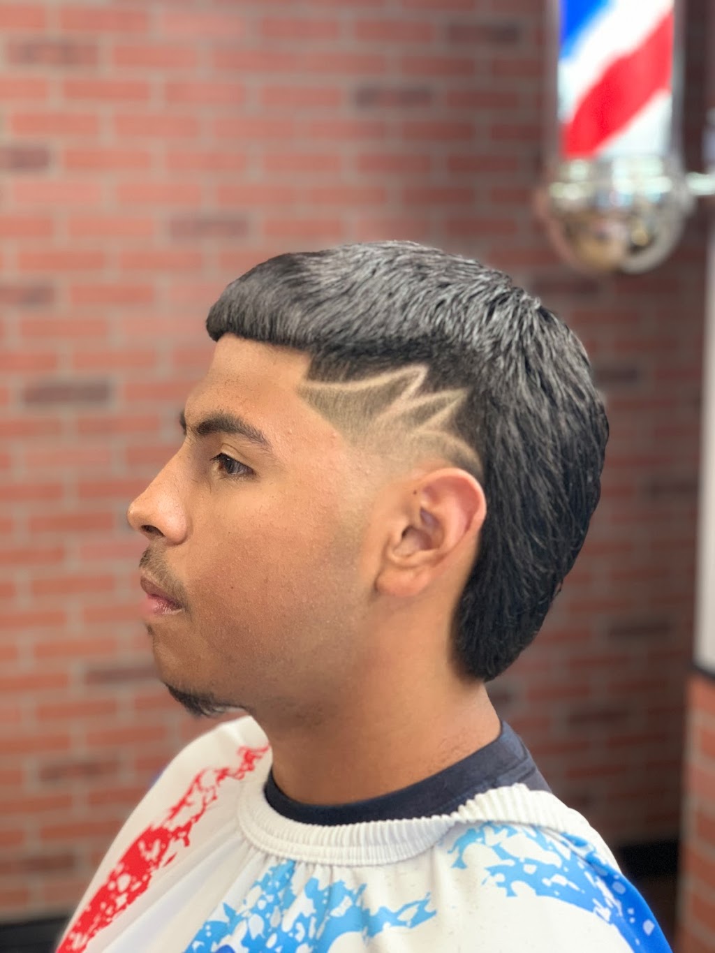 Cut and shave barbershop | 15903 Hwy 6 suite c, Rosharon, TX 77583, USA | Phone: (281) 489-5222
