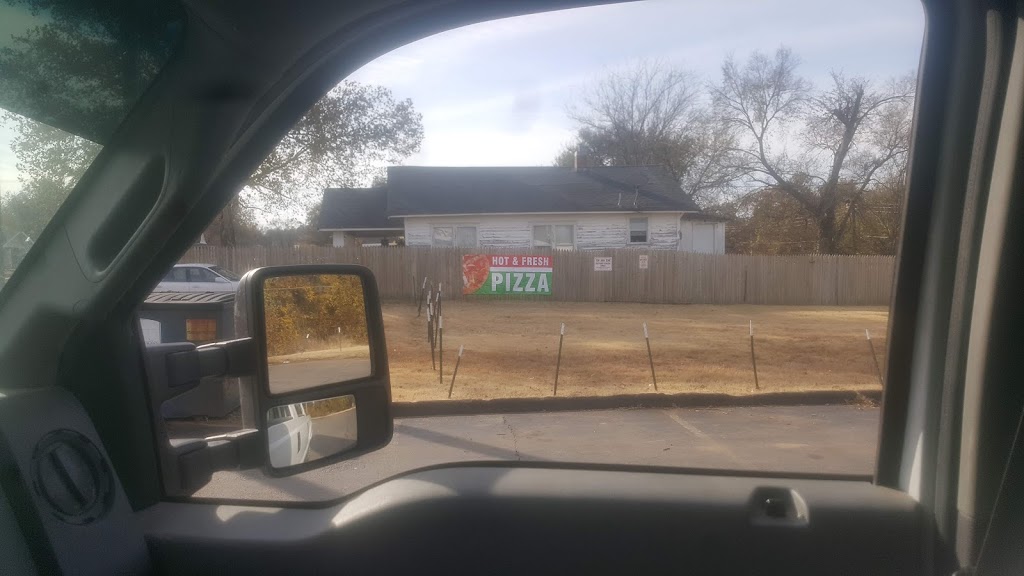 Guthries Famous Pizza (Tonys Quick Stop) | 901 N Wentz St, Guthrie, OK 73044, USA | Phone: (405) 282-4290