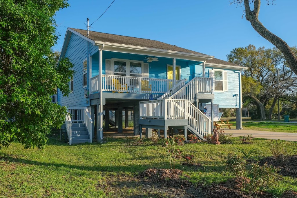 The Galloping Seahorse Guesthouse. | 1206 4th St, Seabrook, TX 77586, USA | Phone: (346) 407-9953