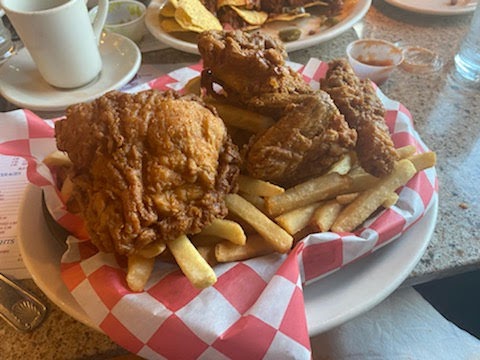 Nautilus Diner | 1240 W Boston Post Rd, Mamaroneck, NY 10543, USA | Phone: (914) 833-1320