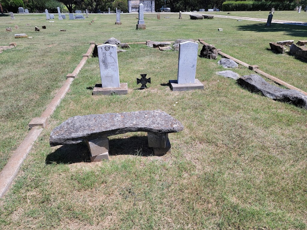 Granbury Cemetery | 200 E Moore St, Granbury, TX 76048, USA | Phone: (817) 573-1114