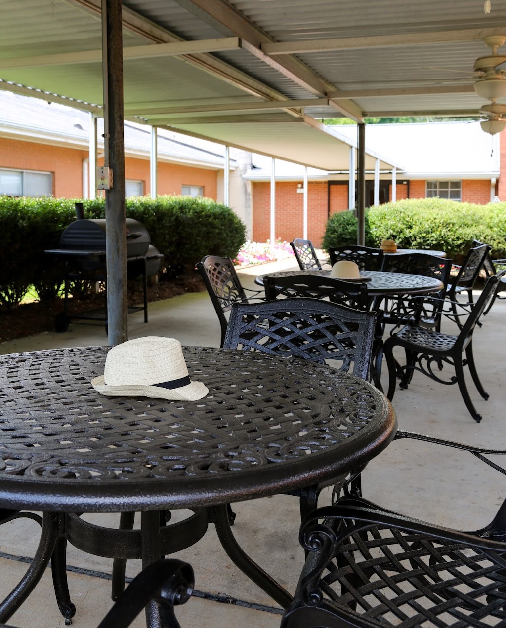 Newnan Health & Rehabilitation | 244 E Broad St, Newnan, GA 30263, USA | Phone: (770) 253-7160