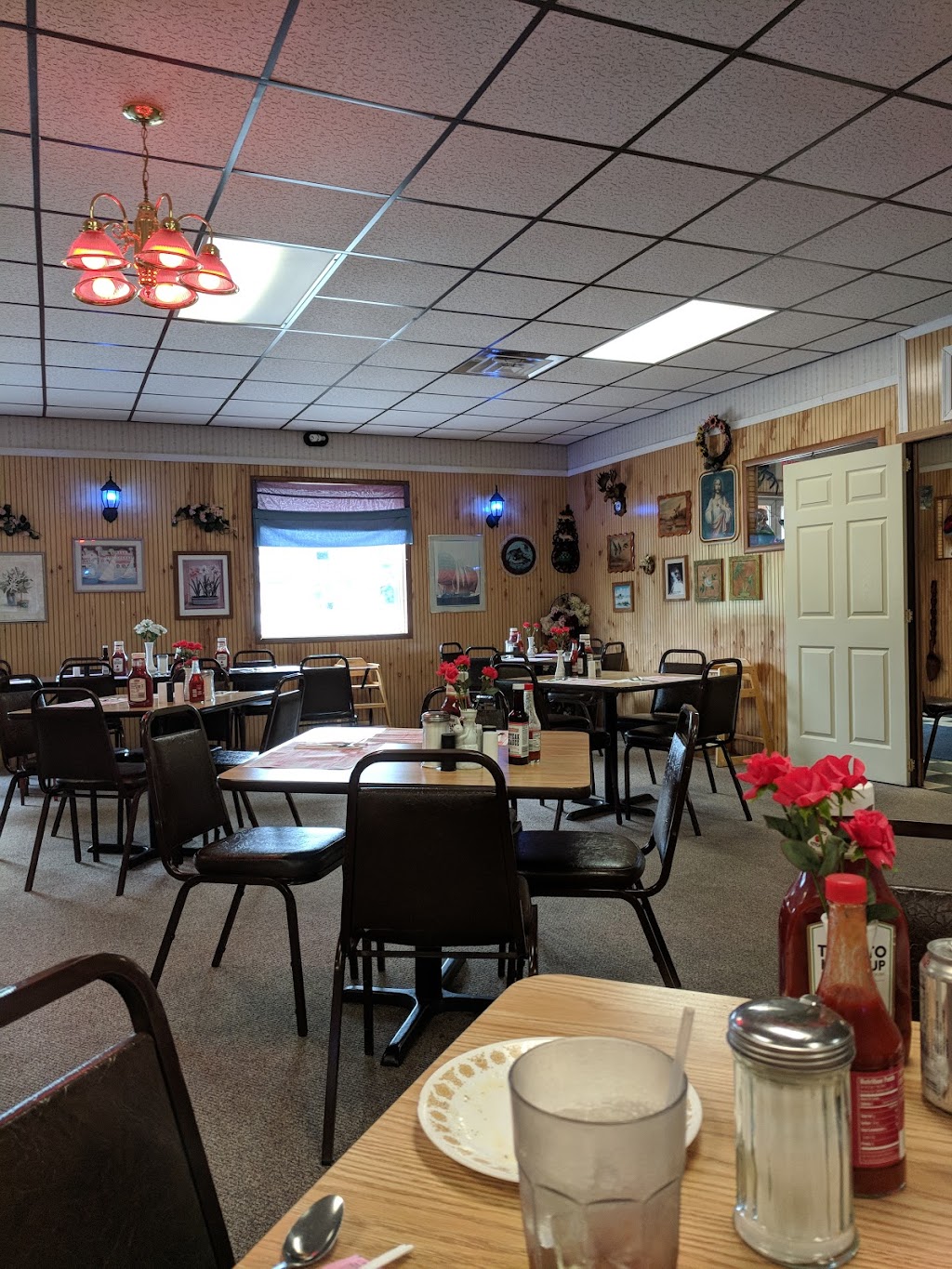 Roadside Restaurant | 4995 PA-51, Belle Vernon, PA 15012, USA | Phone: (412) 512-5835