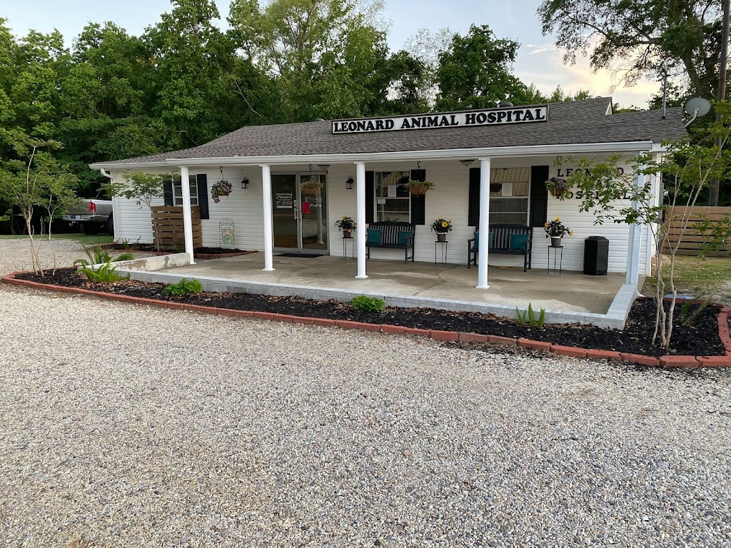 Leonard Animal Hospital | 409 Carroll St, Picayune, MS 39466, USA | Phone: (601) 749-7415