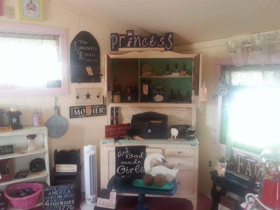 Princess Primitives | 18271 Gauche Rd, Fayetteville, OH 45118, USA | Phone: (513) 314-1799