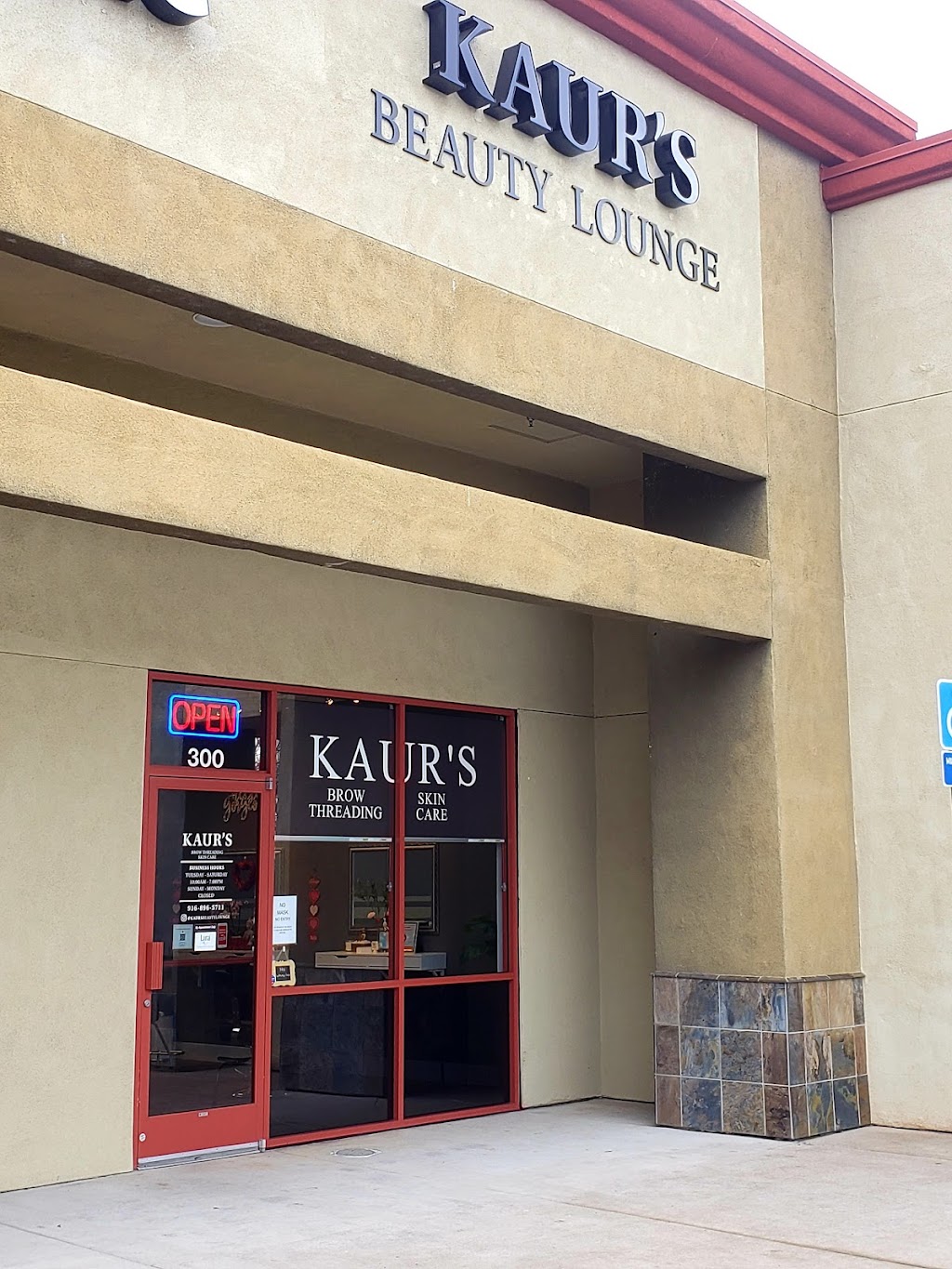 KAURS BEAUTY LOUNGE | 8355 Elk Grove Blvd # 300, Elk Grove, CA 95758 | Phone: (916) 896-5711