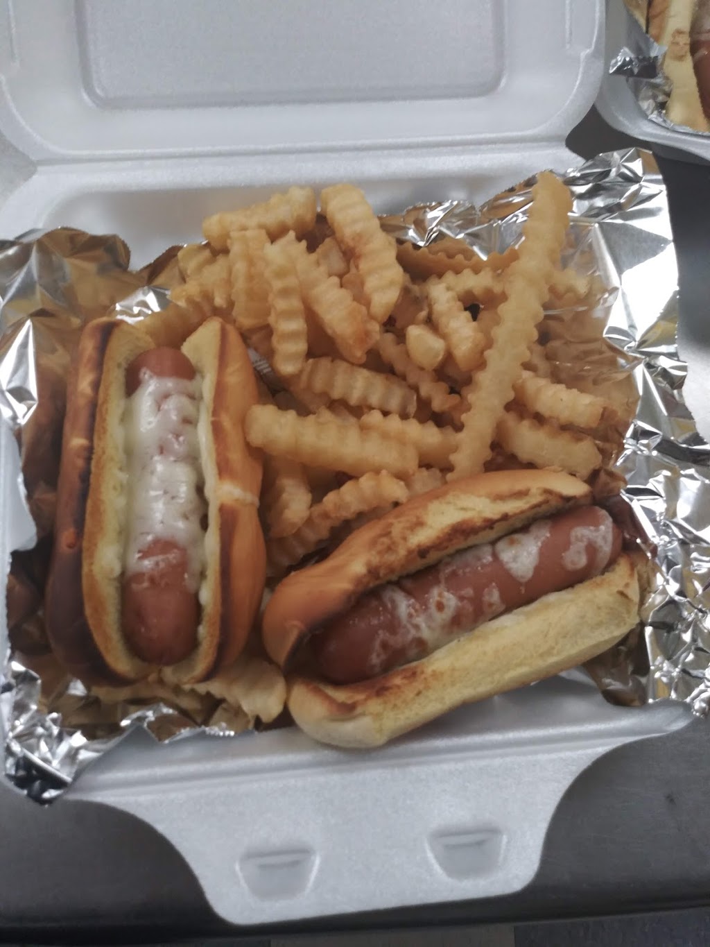 Hollywood Pizza & Subs | 123 S Main St, Broadway, NC 27505, USA | Phone: (919) 258-0582