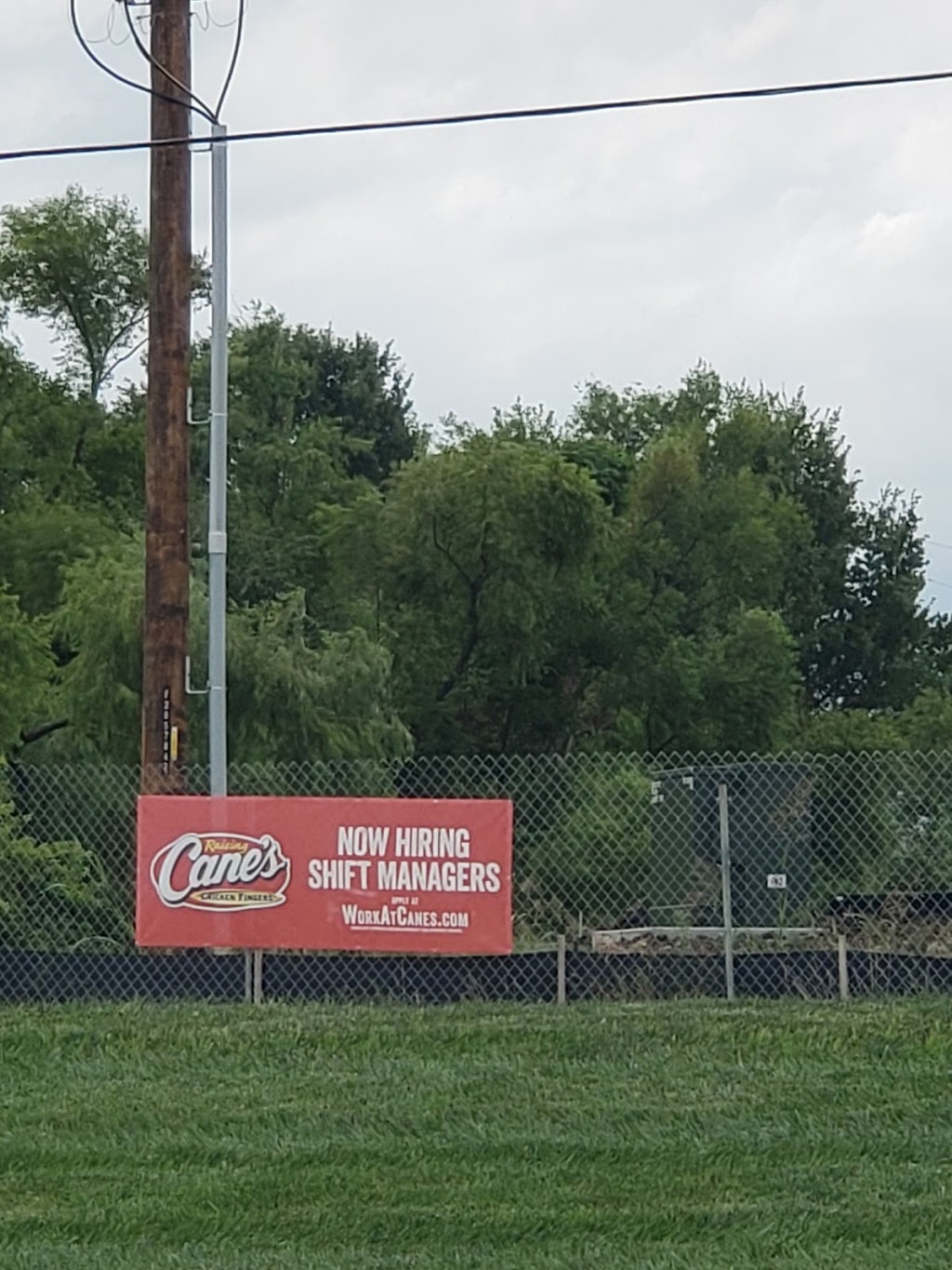 Raising Canes Chicken | 1599 E North Ave, Belton, MO 64012, USA | Phone: (816) 348-7745