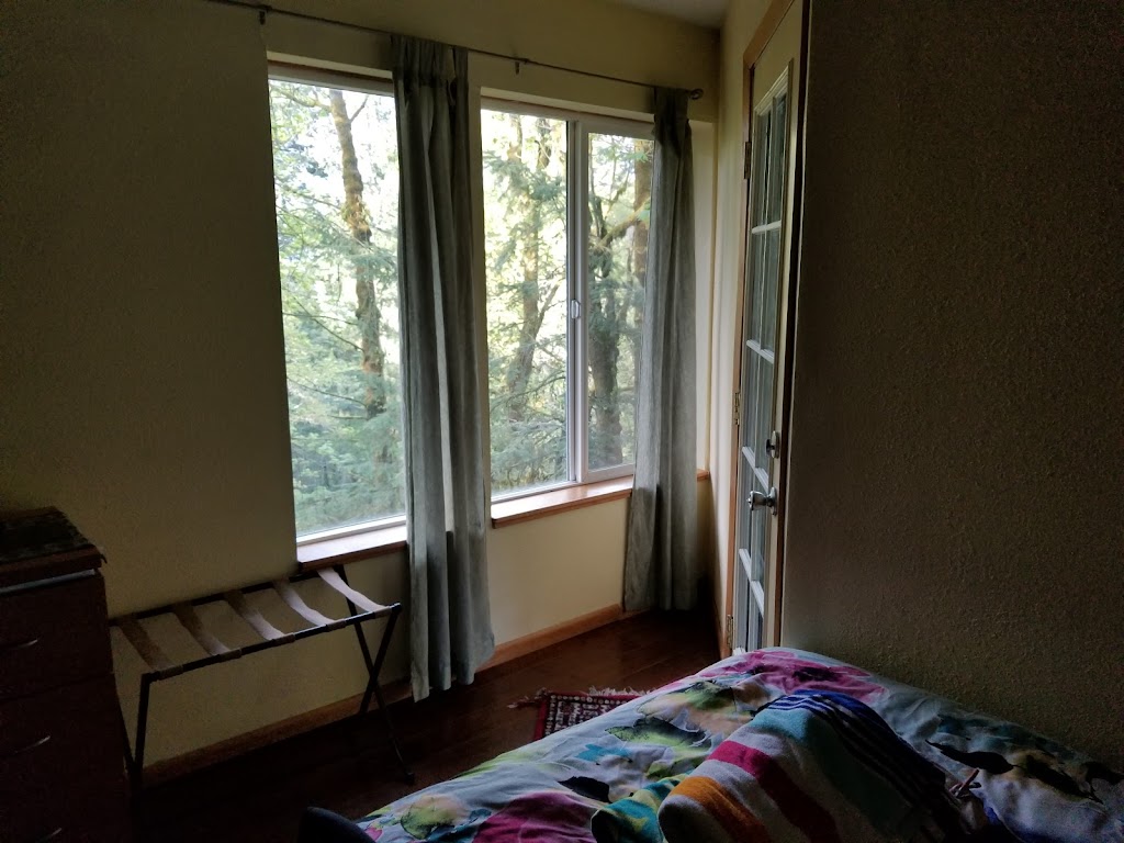 The TreeHouse 1 & 2 Bedroom Apt./Suite B & B | 19655 Sun Cir, West Linn, OR 97068 | Phone: (503) 421-0380