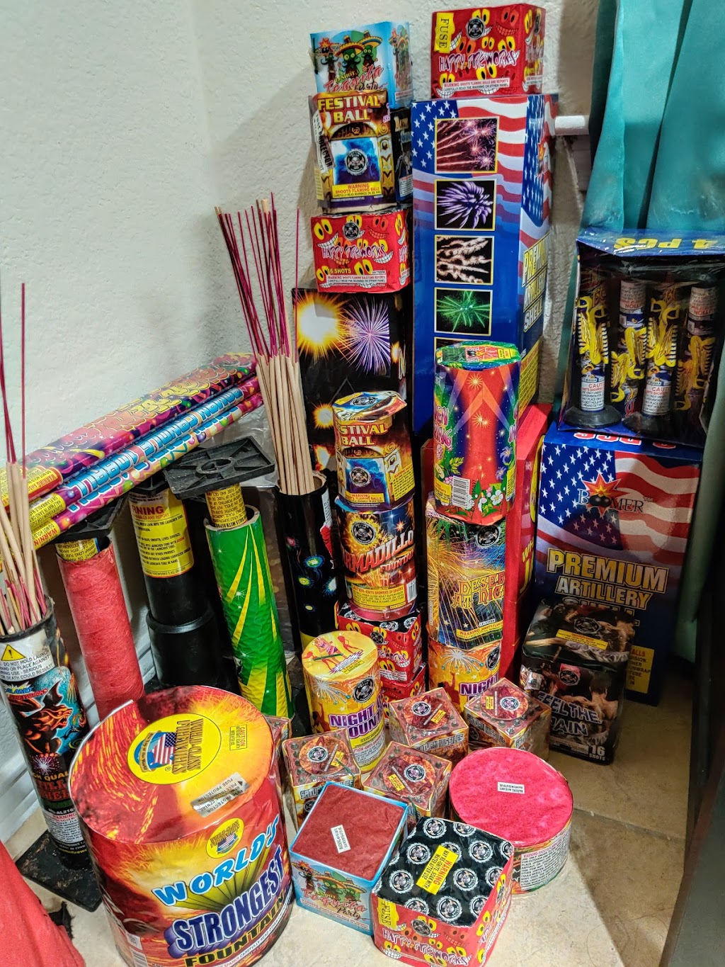 USA Fireworks | 5025 US-377, Aubrey, TX 76227, USA | Phone: (972) 979-7102