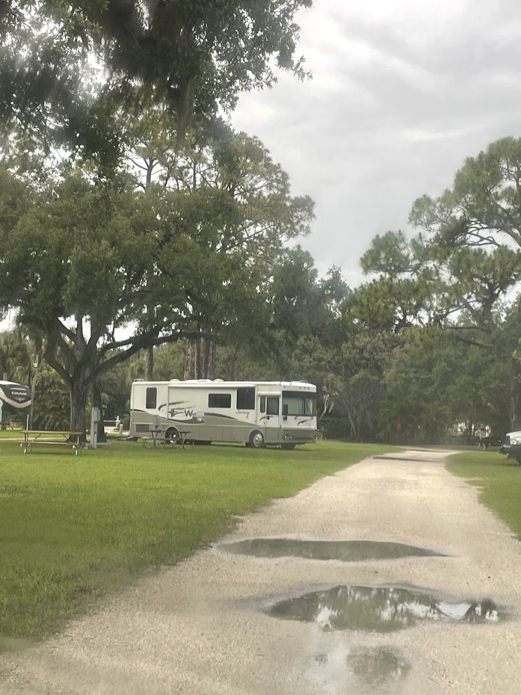 Windward Isle Rv and Mobile Home Park | 1 Catamaran Dr, Sarasota, FL 34233, USA | Phone: (941) 922-3090