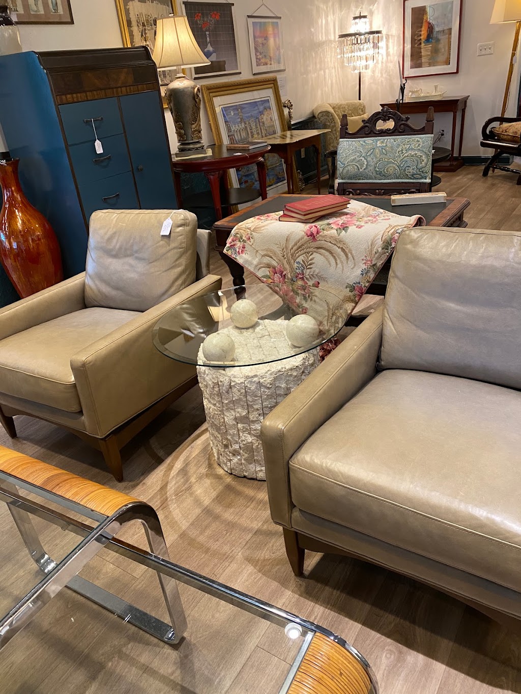 Belmont Consignment Furniture | 695-697 Belmont St, Belmont, MA 02478, USA | Phone: (617) 484-1895