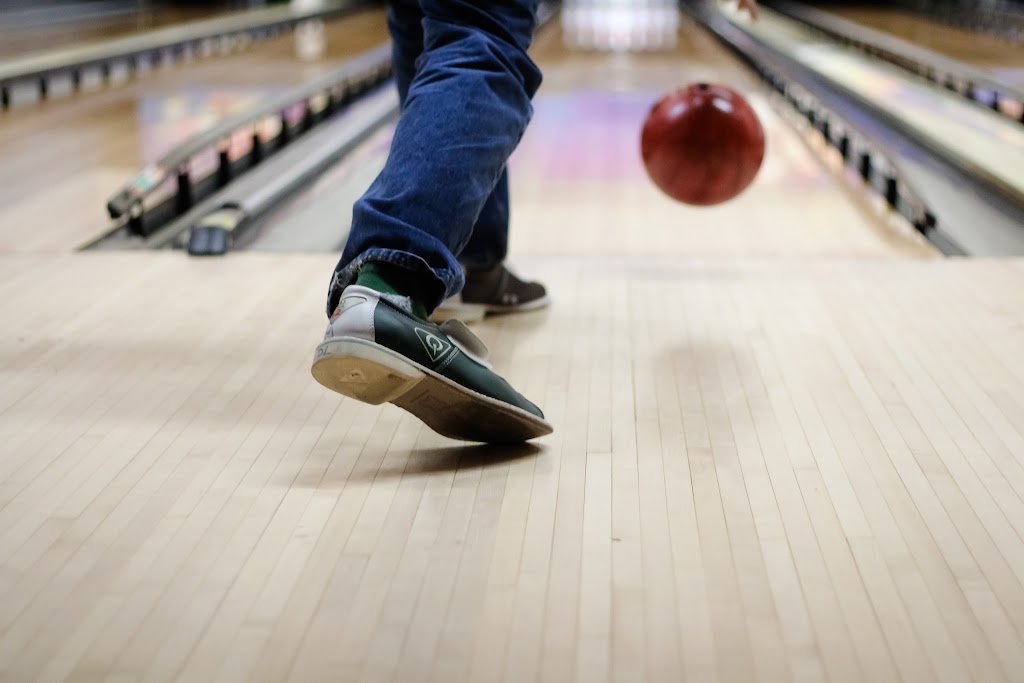 Brown Deer Lanes | 4715 W Bradley Rd, Milwaukee, WI 53223, USA | Phone: (414) 354-4730