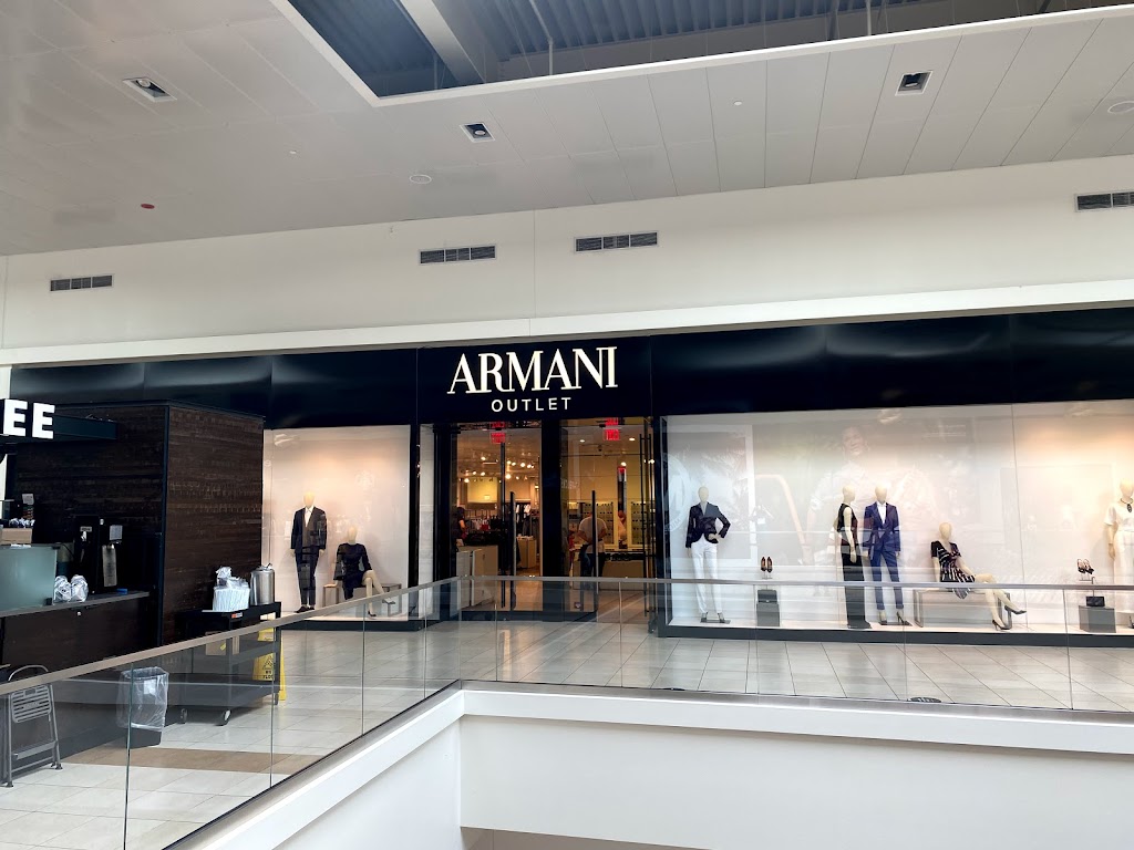 Armani Exchange | 5220 Fashion Outlets Way, Rosemont, IL 60018 | Phone: (847) 447-7268