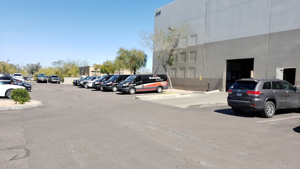 Safelite AutoGlass | 4440 E Elwood St Ste 101, Phoenix, AZ 85040, USA | Phone: (623) 455-5885