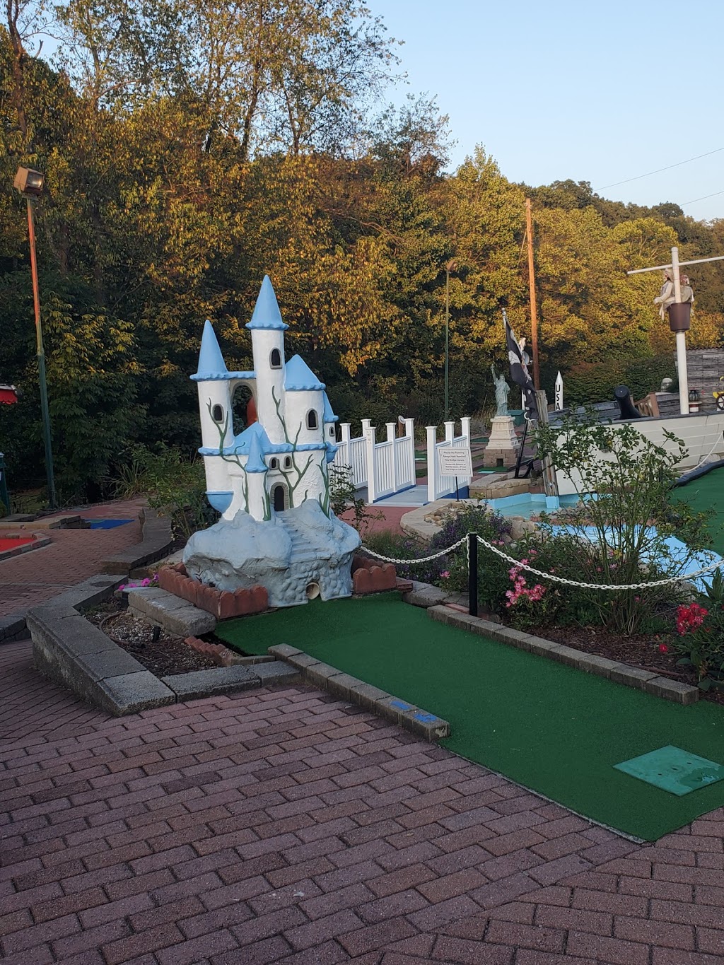 Sunset Golf | 3501 Brownsville Rd, South Park Township, PA 15129, USA | Phone: (412) 835-6465
