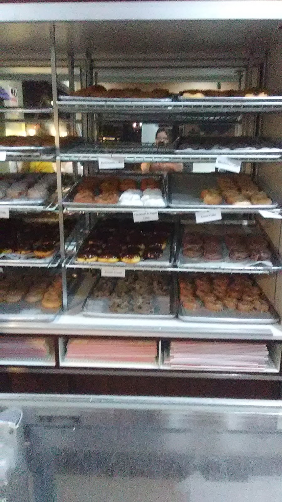 Geralds Donuts | 2101 E Judge Perez Dr, Chalmette, LA 70043, USA | Phone: (504) 252-9498