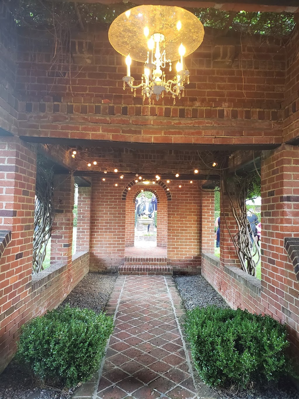 Historic Mankin Mansion Private Wedding & Event Estate | 4300 Oakleys Ln, Richmond, VA 23223 | Phone: (804) 737-7773