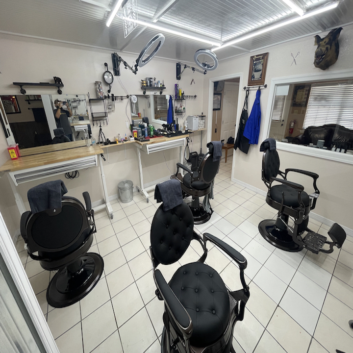 Santanas Barber Shop | 5045 Treiman Blvd, Ridge Manor, FL 33523, USA | Phone: (727) 368-1712