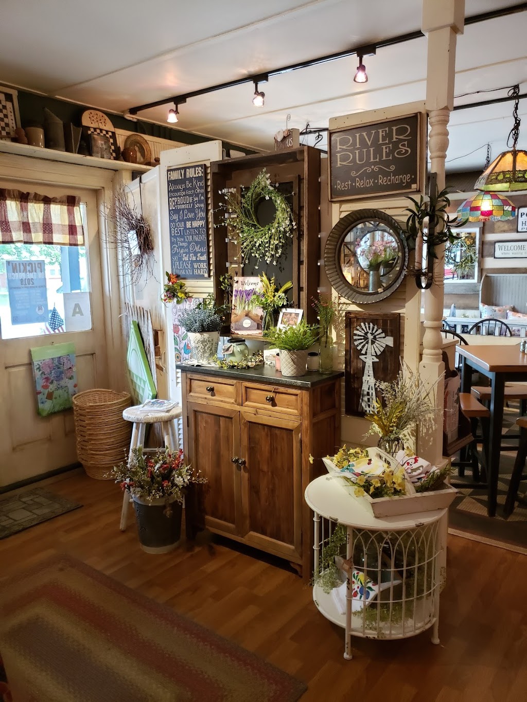 Knock On Wood | 7001 Main St, Westport, KY 40077, USA | Phone: (502) 222-4200