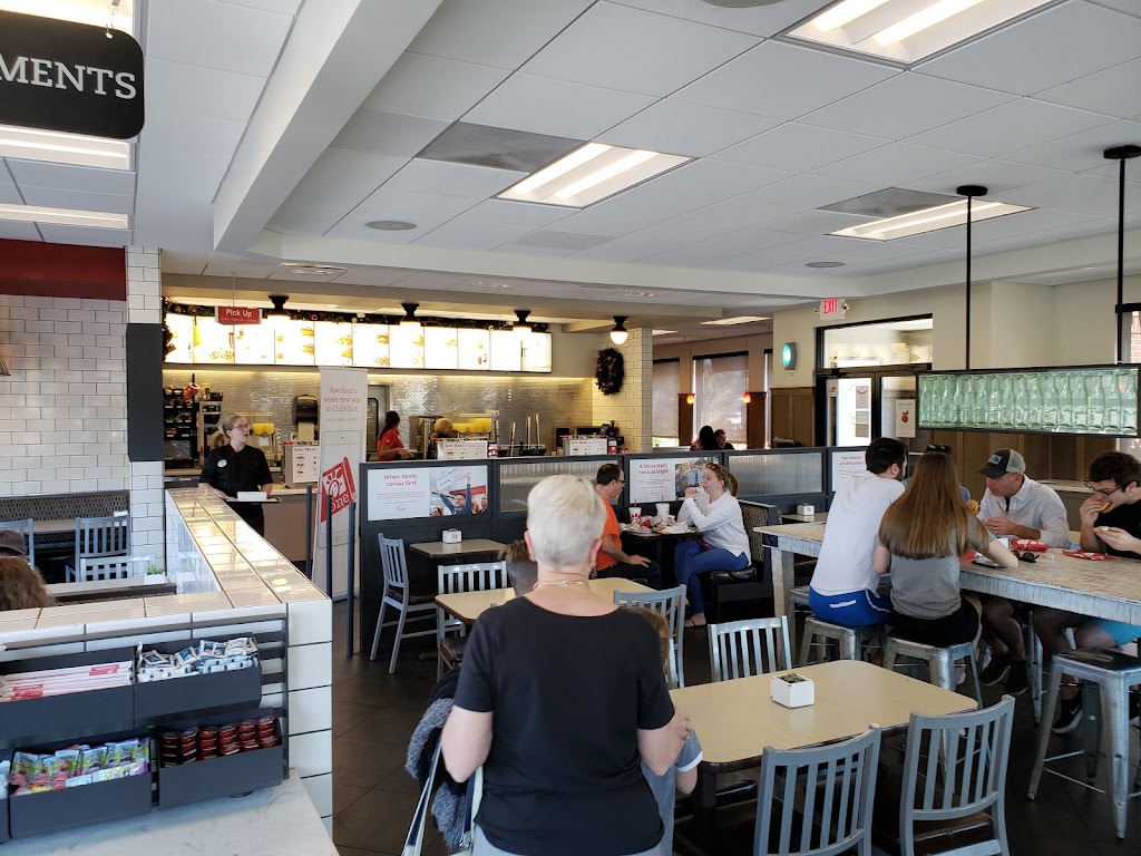Chick-fil-A | 3391 University Blvd, Winter Park, FL 32792, USA | Phone: (407) 673-9661