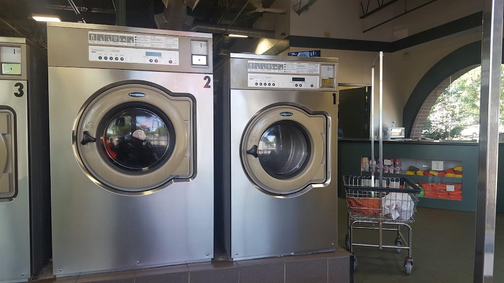 FJM Laundromat of Bethpage | 420 N Wantagh Ave, Bethpage, NY 11714, USA | Phone: (516) 681-0724